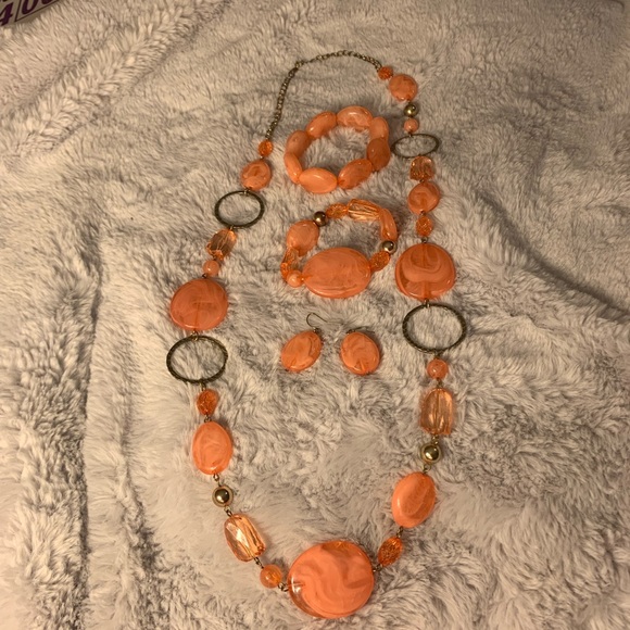 Jewelry - Coral orange necklace 2 bracelets matching Earrings
